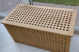 Holztruhe