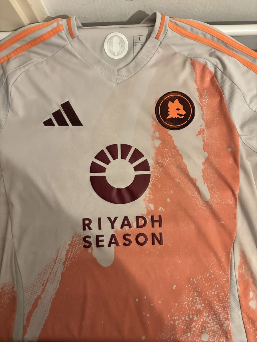 AS Roma Maillots de corps & Pantalons: As Roma Away kit 24/25 – D'occasion à Genève par Abdi27 1
