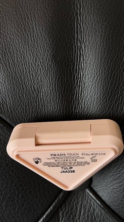 Make-up: Prada Blush Farbe Tulip – Gebraucht aus Zürich von smi_57ql 4
