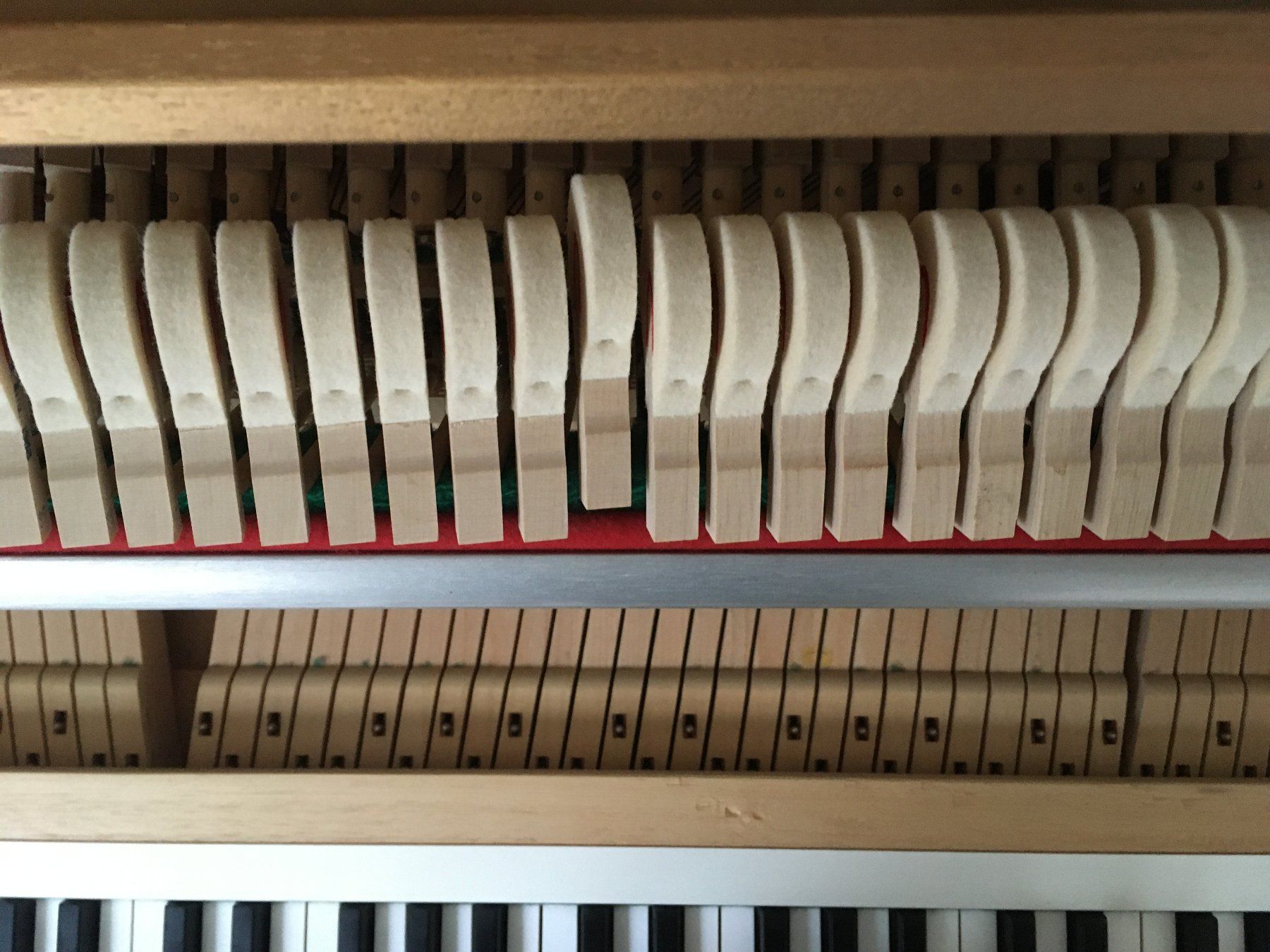 Musikinstrumente: Klavier Peiffer, Modell 116, weiss – Gebraucht aus Köniz von mau_sf2d 4