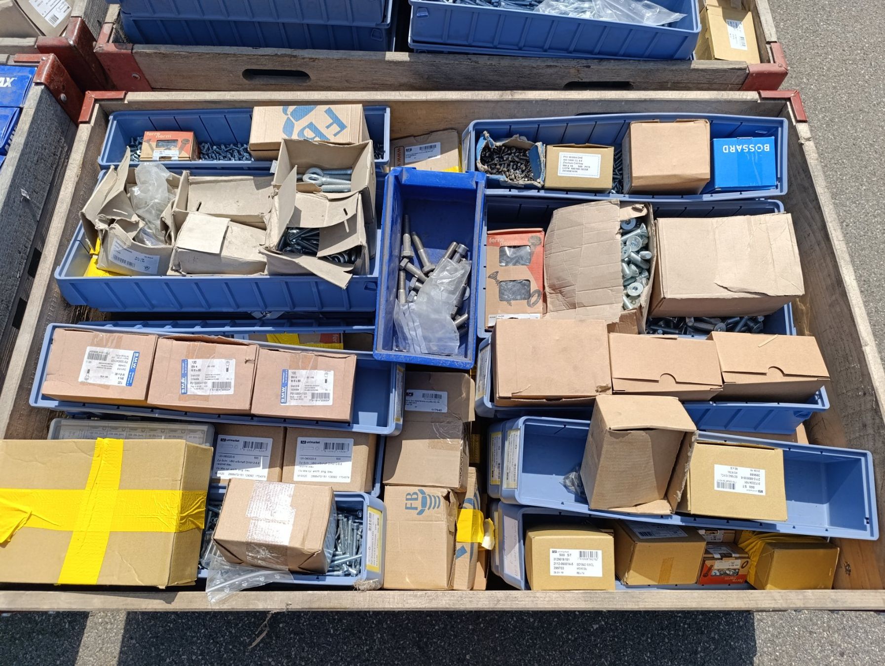 Hilti Tutti gli attrezzi: Schrauben Restposten – Usato da Wangen bei Olten venduto da vch_m5z7 8