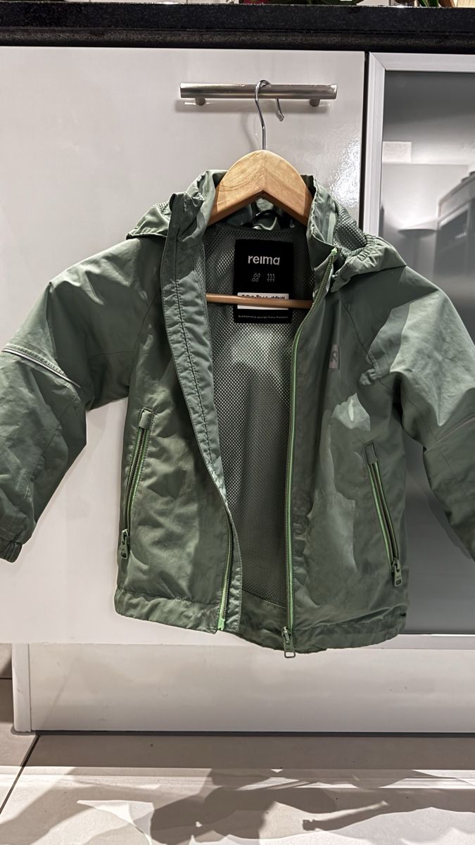 Reima Giacche: Reima rain jacket size 110 - olive green – Usato da Erlenbach ZH venduto da sha_l62j