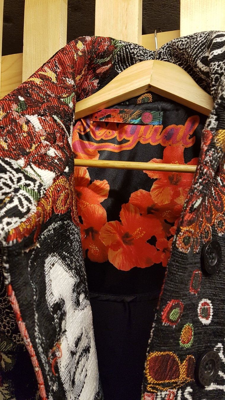 Desigual Cappotti: Mantel Desigual N. 36 – Nuovo (secondo la descrizione) da Innerberg venduto da Ganapataye 2