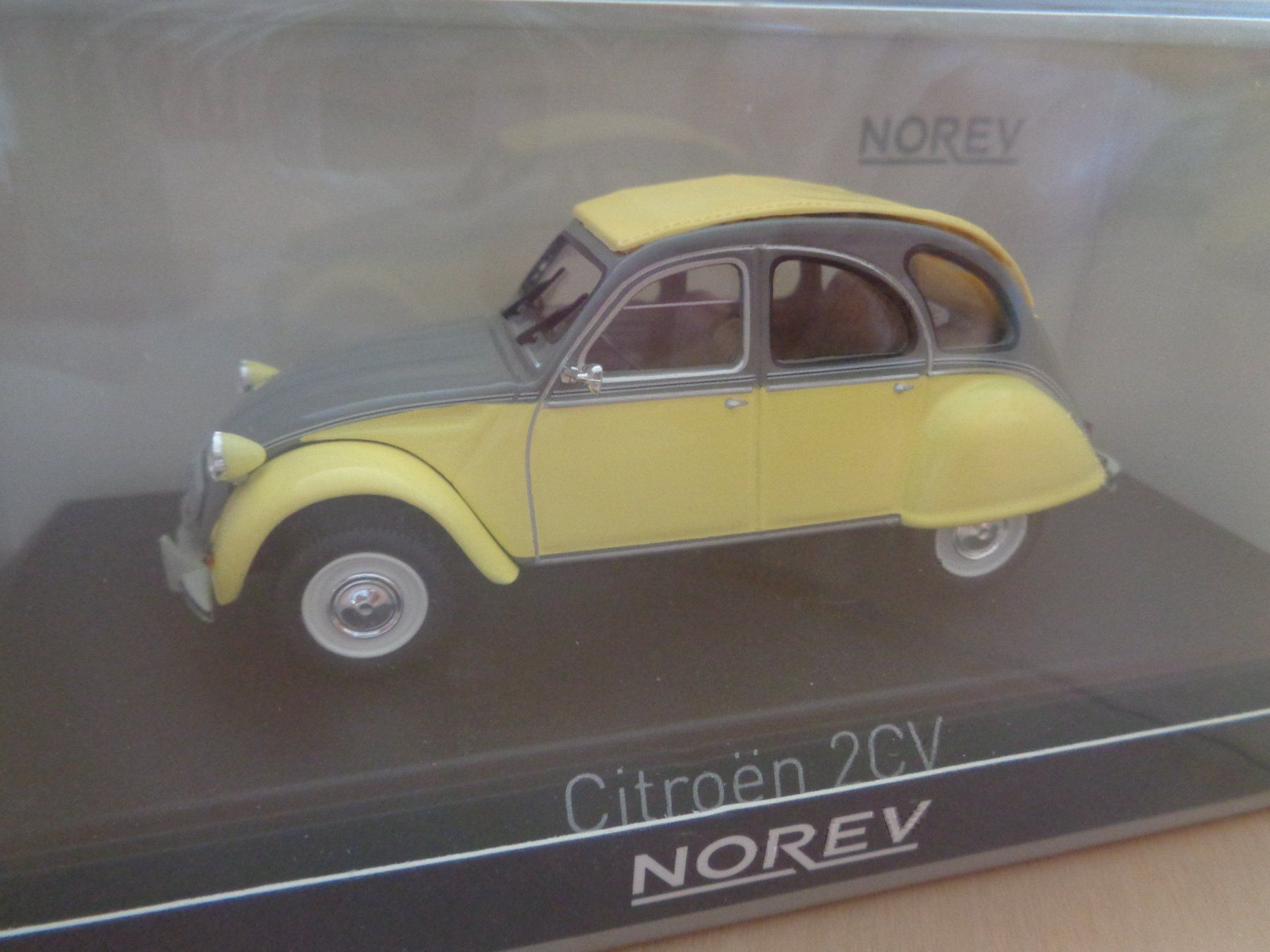 Citroën Modellautos: Norev 1:43 Classic Car Citroën 2CV – Neu und originalverpackt aus Reconvilier von rallycar