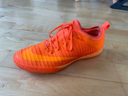 Hallenschuhe Nike / Orange / Gr. 39