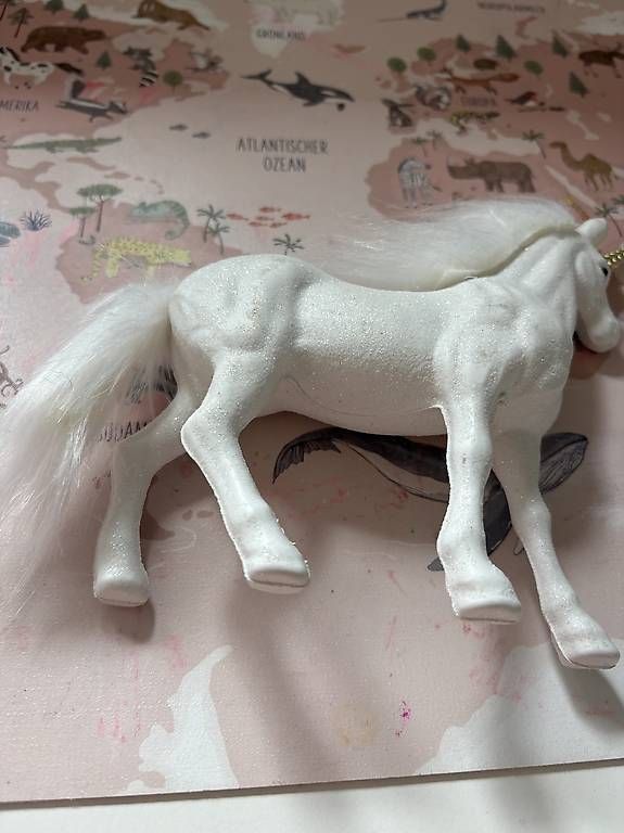 Spielzeuge: Einhorn – Gebraucht aus Steinmaur von Gwoelb-Weine