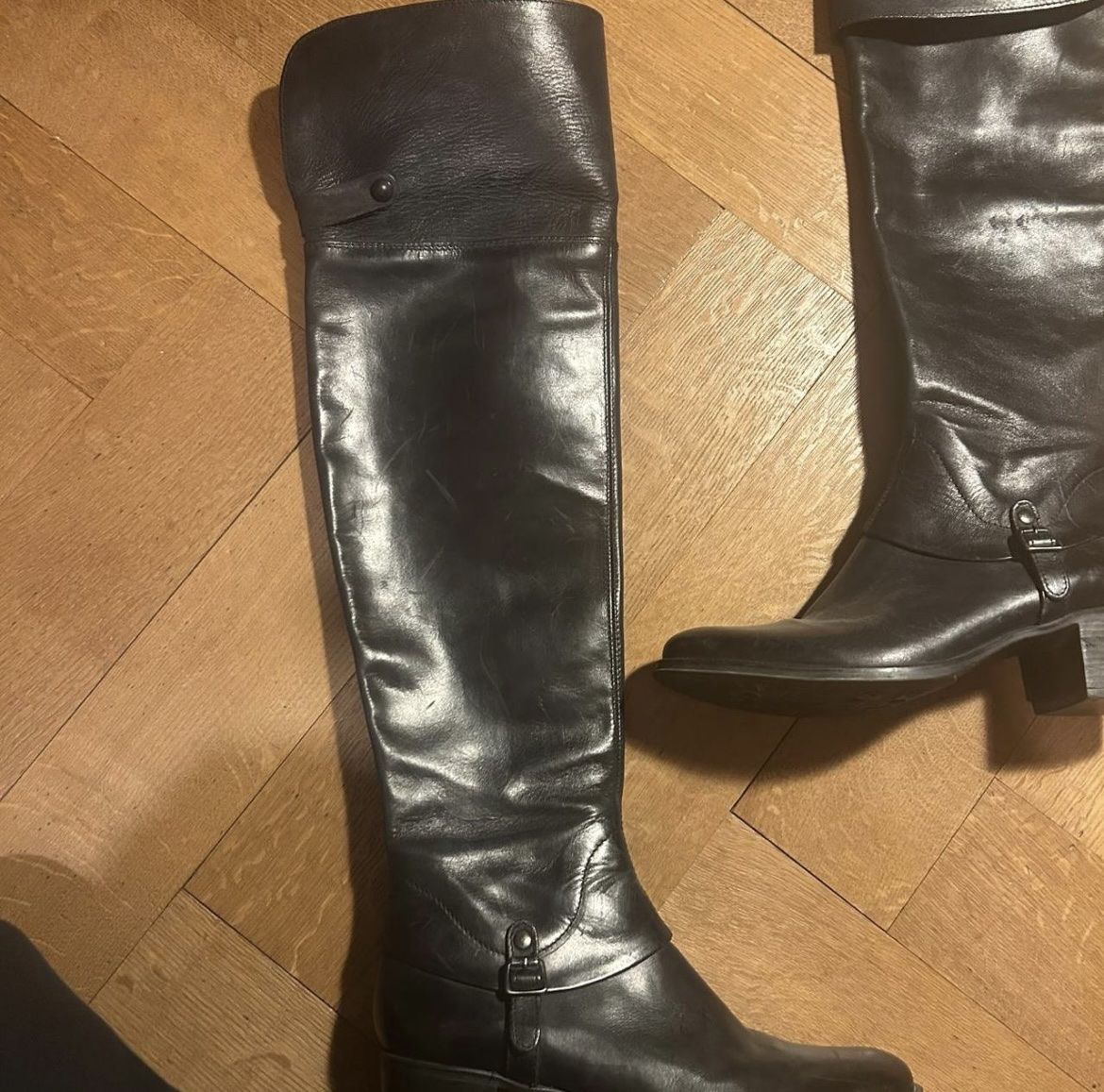 Scarpe da donna: Black leather knee high boots – Usato da Pully venduto da car_rwv6 3