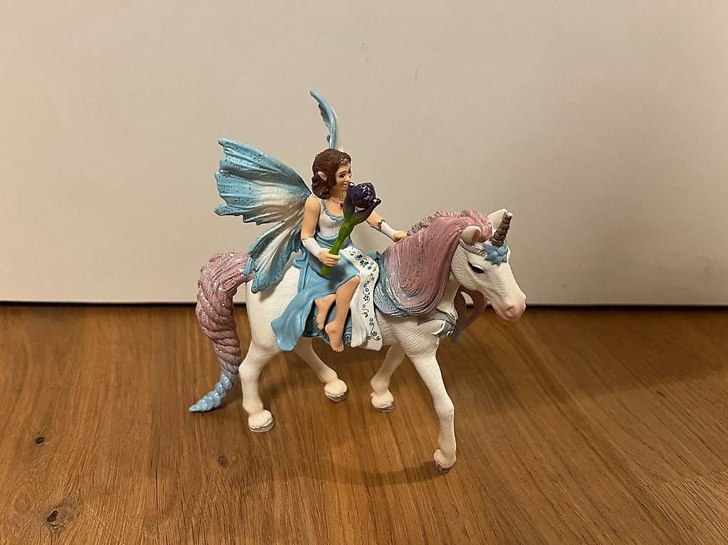 Jouets: Schleich Fee mit Pferd – D'occasion à Hünenberg See par Dowjones