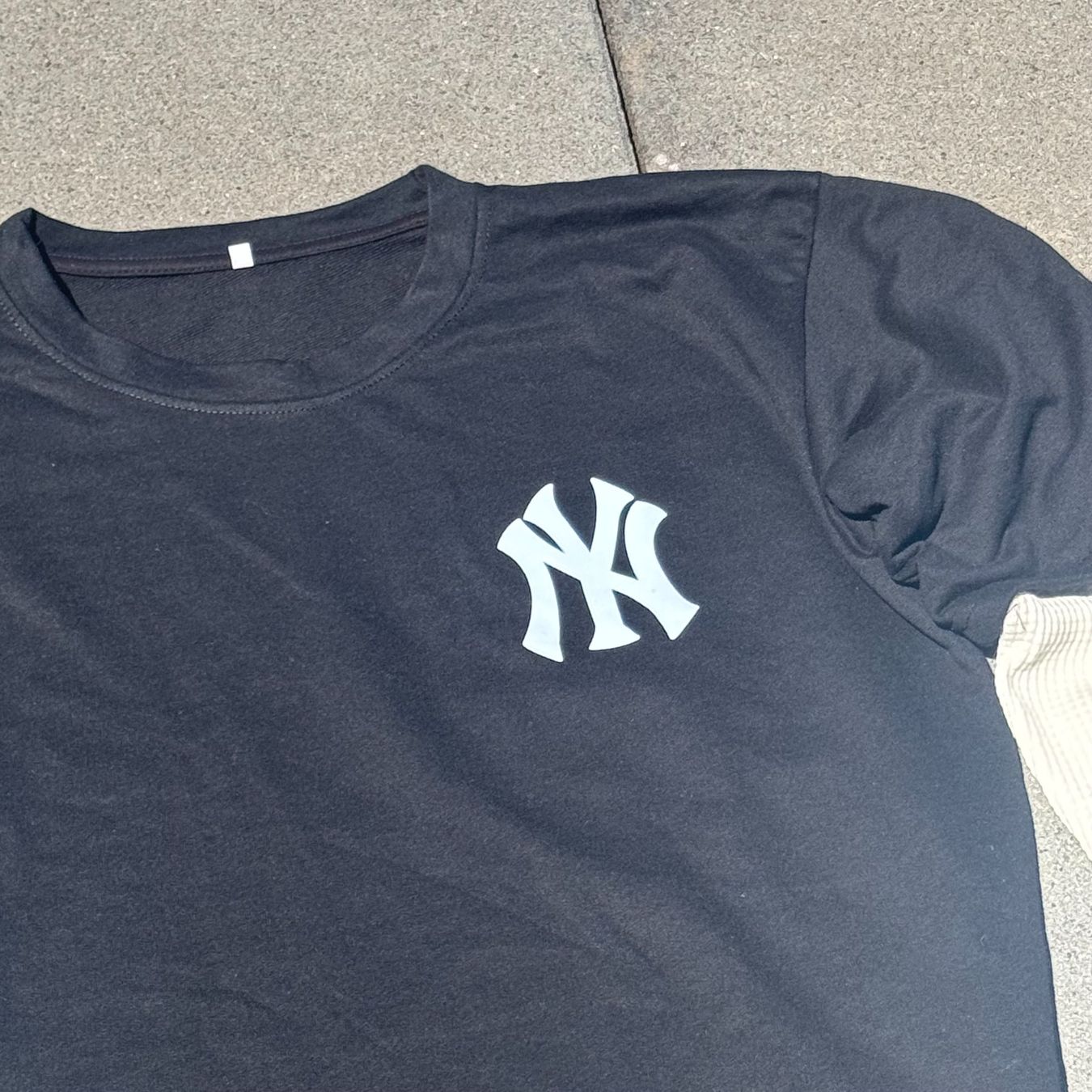 T-Shirts: Yankees custom made black longsleeve – Gebraucht aus St. Gallen von sourced_limited 1
