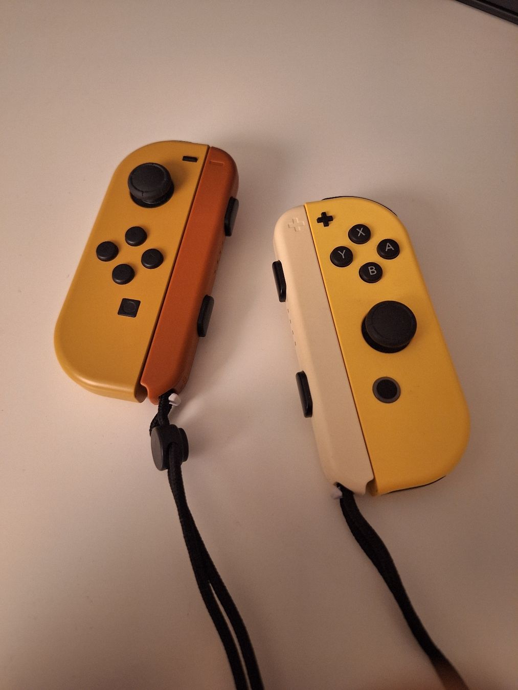 Nintendo Consoles: Nintendo Switch - Let's Go Pikachu Limited Edition – D'occasion à Biel/Bienne par Seyran 3
