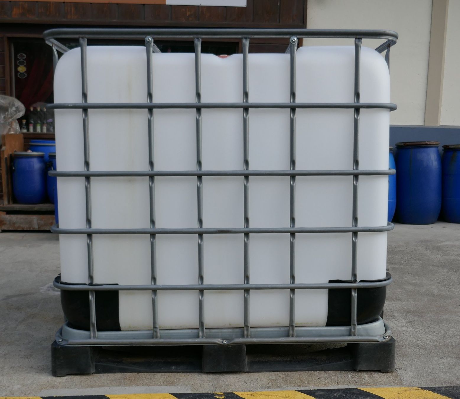 Abbeveratoi e trogoli: IBC-Tank / Wassertank 1000 Liter – Usato da Port venduto da uzuku 4
