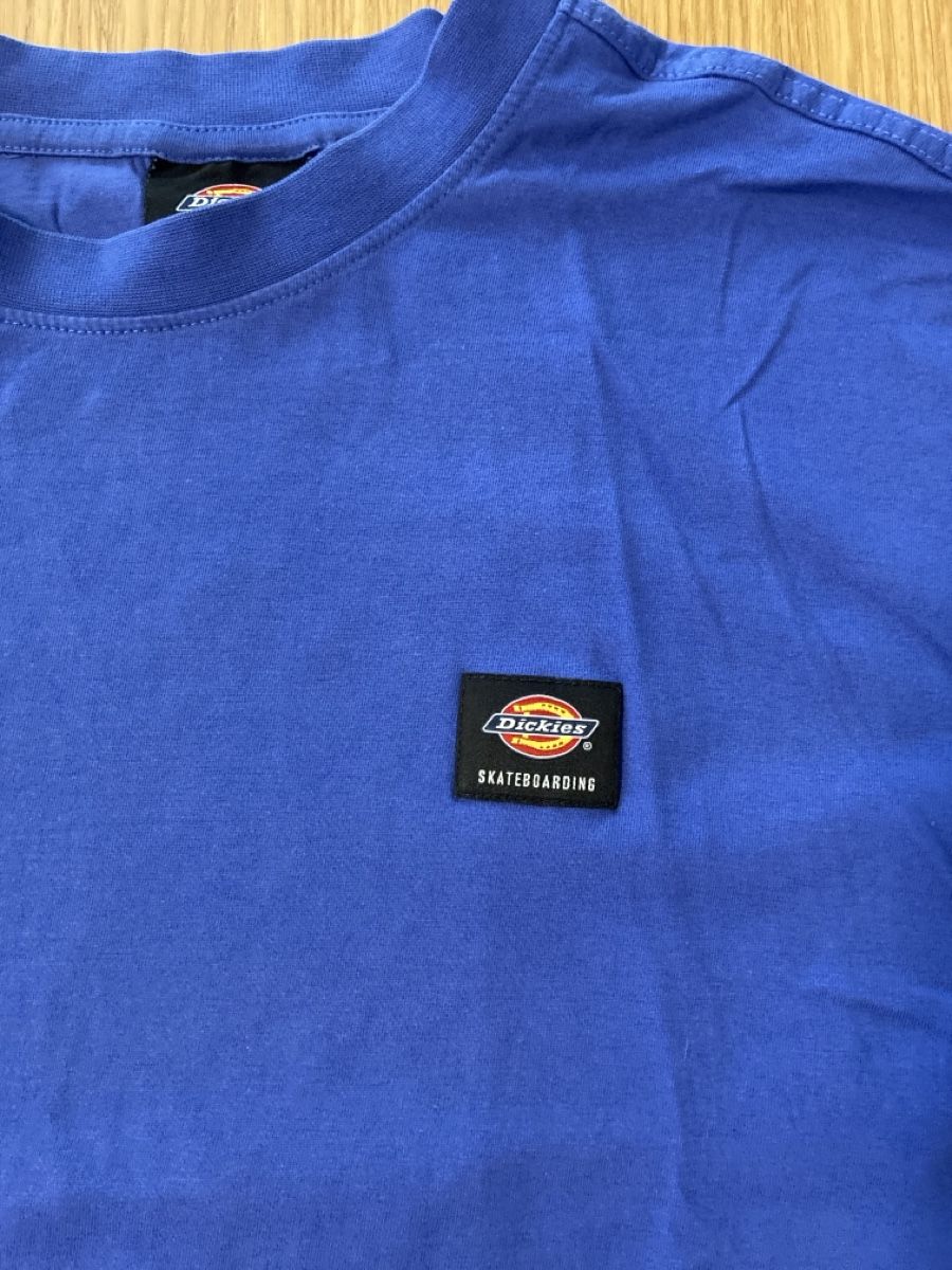 Dickies T-shirt: Blaues Dickies Tshirt – Usato da Bern venduto da dom_d7xb 1