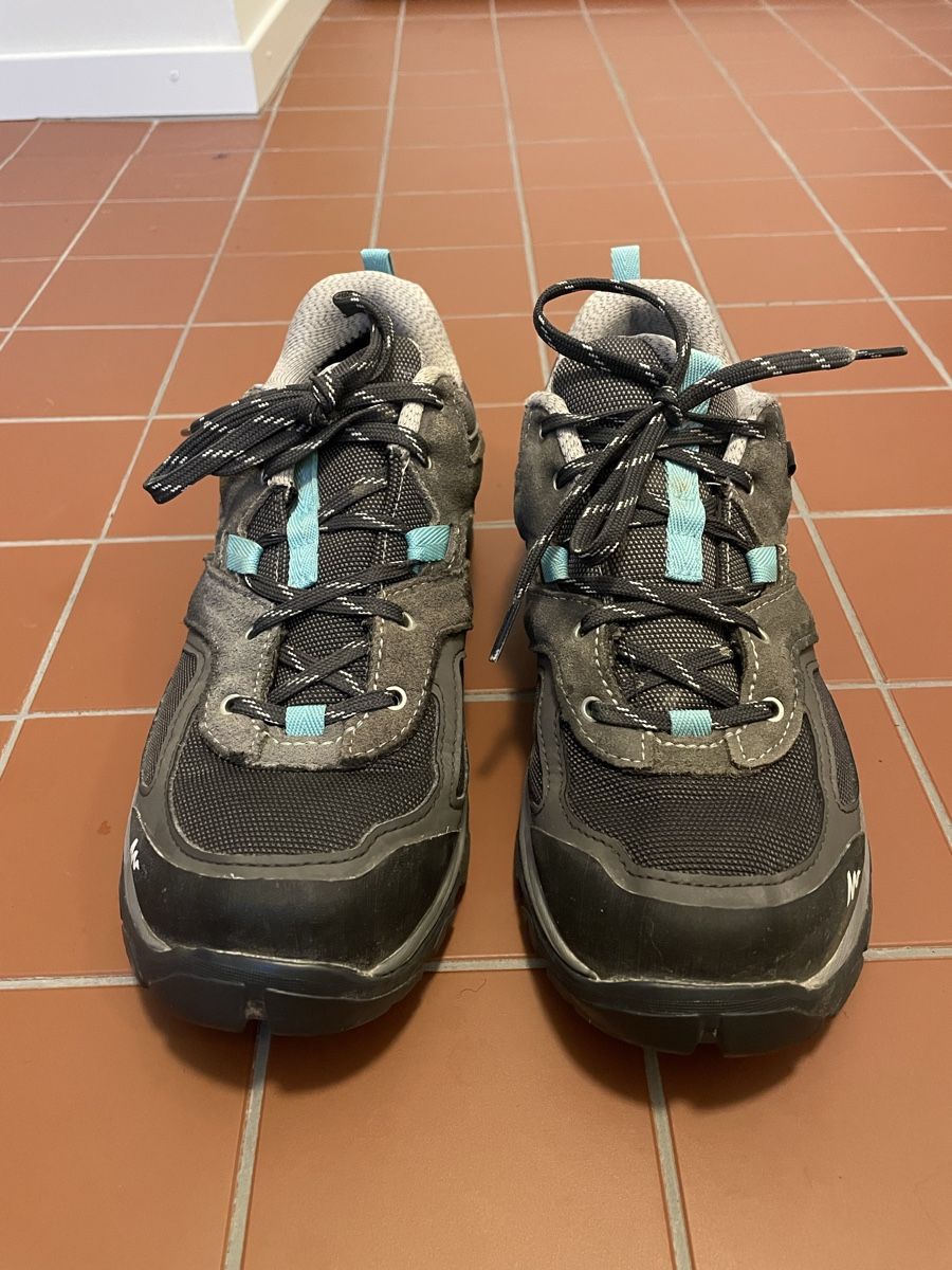 Scarpe da donna: Quechua Wanderschuhe Damen Gr 38 – Usato da Zürich venduto da 01pippa