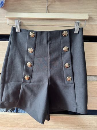 Black Zara shorts xs