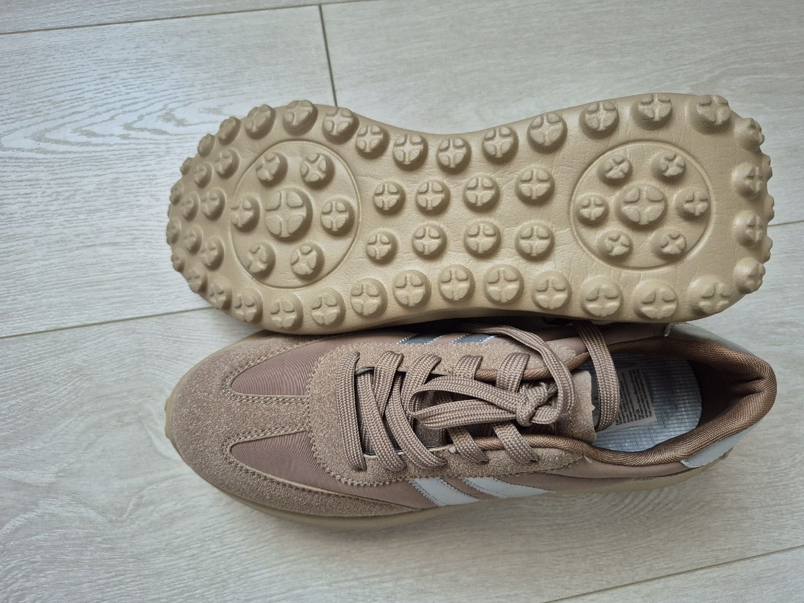 Shein Damenschuhe: Baskets mode dcontractees femmes beige taille 40 neuves – Neu und originalverpackt aus Villars-sur-Glâne von snacks01 1