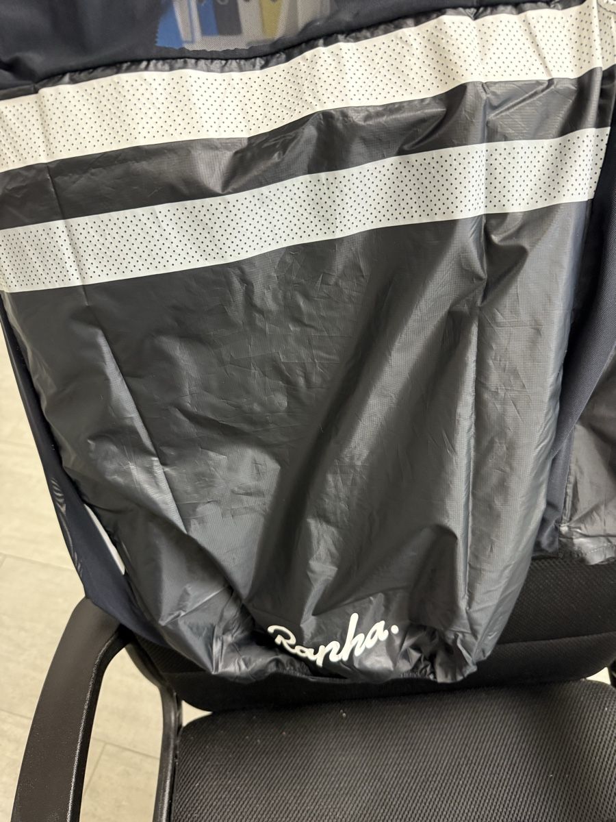 Rapha Gilet & Giacche: RAPHA Gilet Rennrad – Nuovo (secondo la descrizione) da Glattbrugg venduto da aventadooor 1