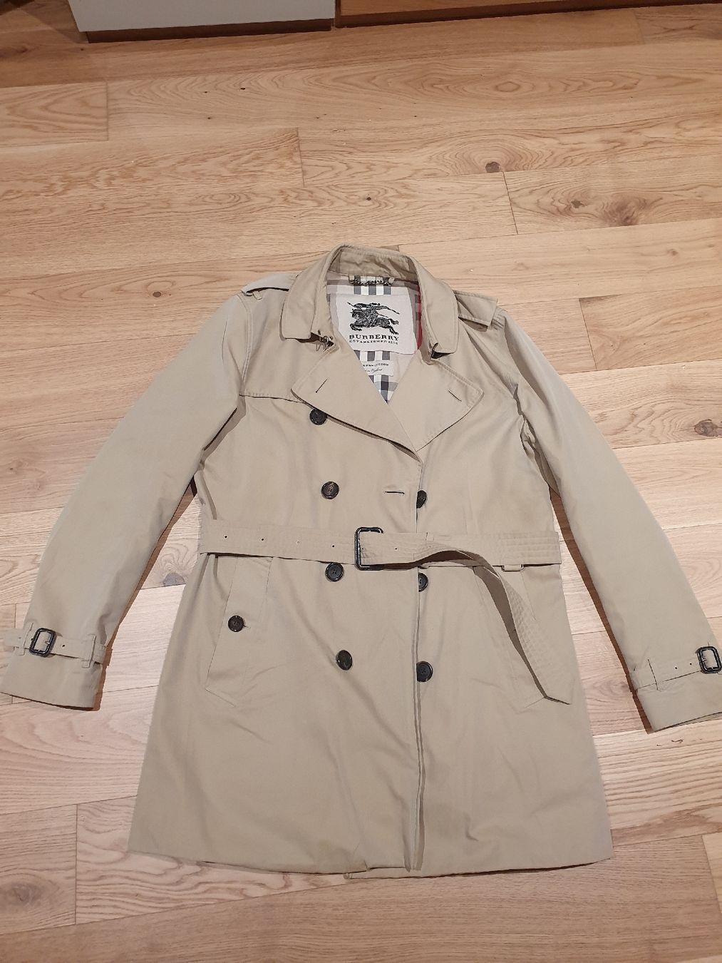 Burberry Manteaux: Burberry, Trenchcoat, Mantel, M – D'occasion à Winterthur par Sjull