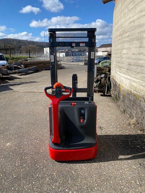 Linde Carrelli elevatori e a forche: Linde Deichselstapler/Ameise L12 – Usato da Laufen venduto da VERARMUS11 8
