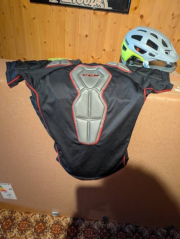 Schutz & Schoner: Inlinehockey Schutz Shirt – Neu und originalverpackt aus Windlach von Tangler89 3