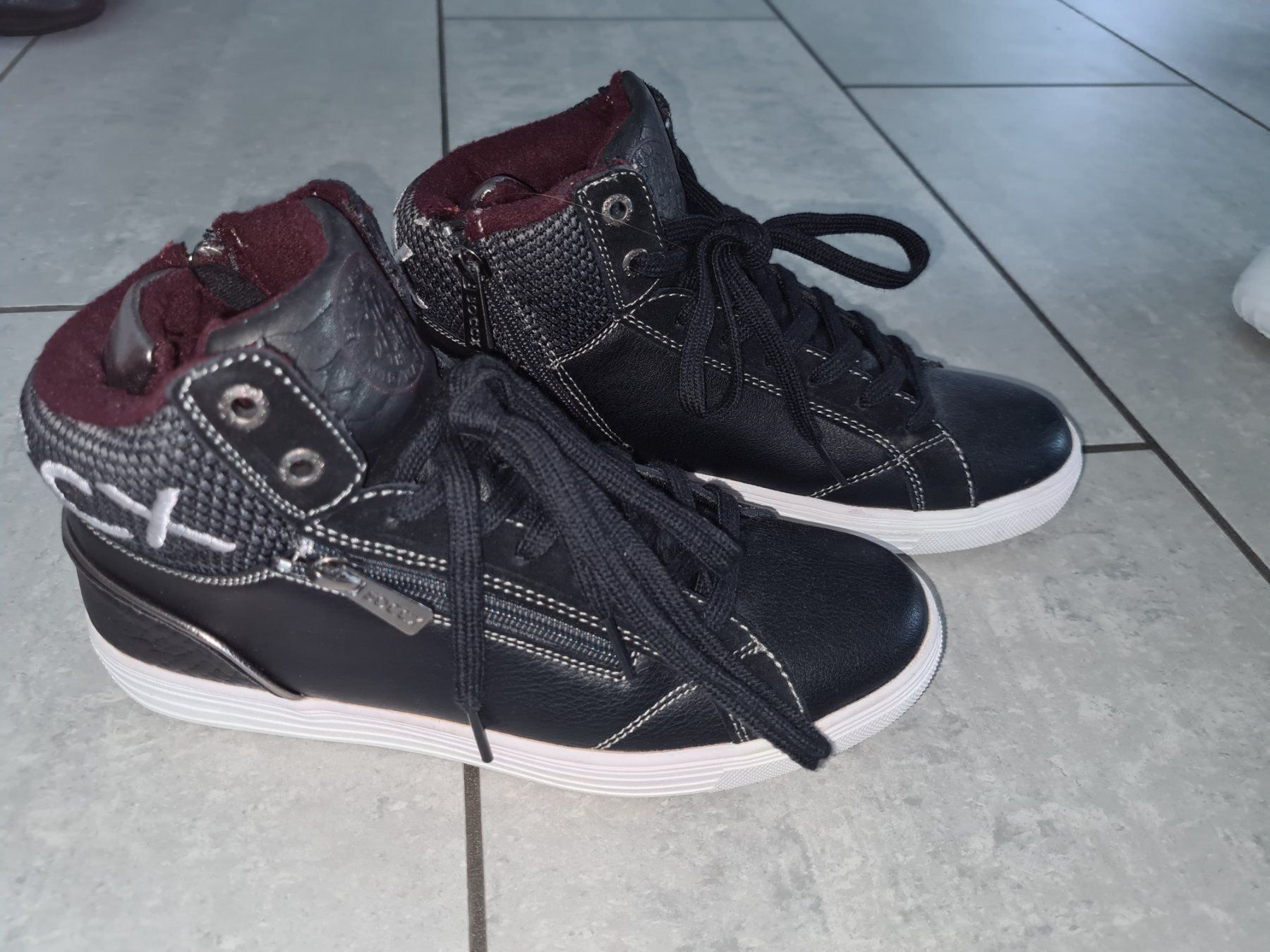 Soccx Damenschuhe: SOCCX Turnschuhe Gr. 38 schwarz – Gebraucht aus Killwangen von KIANA08