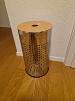 Gebrauchter Wäschekorb aus Metall, ideal für den Herbst