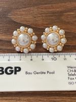Clous d’oreilles  model vintage perles 2,5 cm X 2,5 c