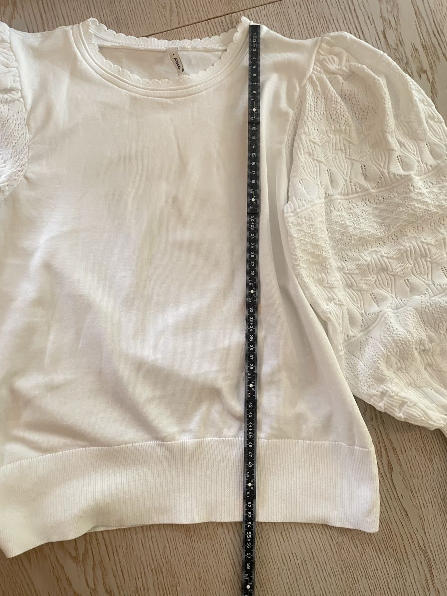 Only Pullover & Sweatshirts: ONLY Pullover cremeweiss mit Ballonärmeln & Strickmuster – Neu (gemäss Beschreibung) aus Heitenried von Steffundsasch 5