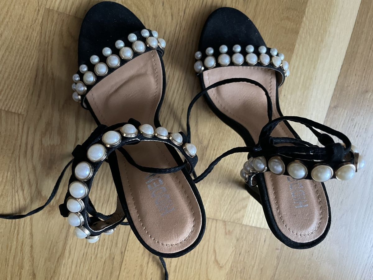 Scarpe da donna: Black heeled sandals Pearl, Size 38 – Nuovo (secondo la descrizione) da Zug venduto da Fashionaddicted.- 2