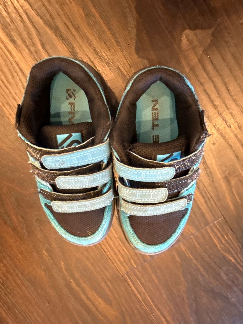 Five Ten Scarpe per ragazzi: Five Ten Kinderbikeschuhe Gr 30 – Usato da Schinznach-Bad venduto da a-girl 2