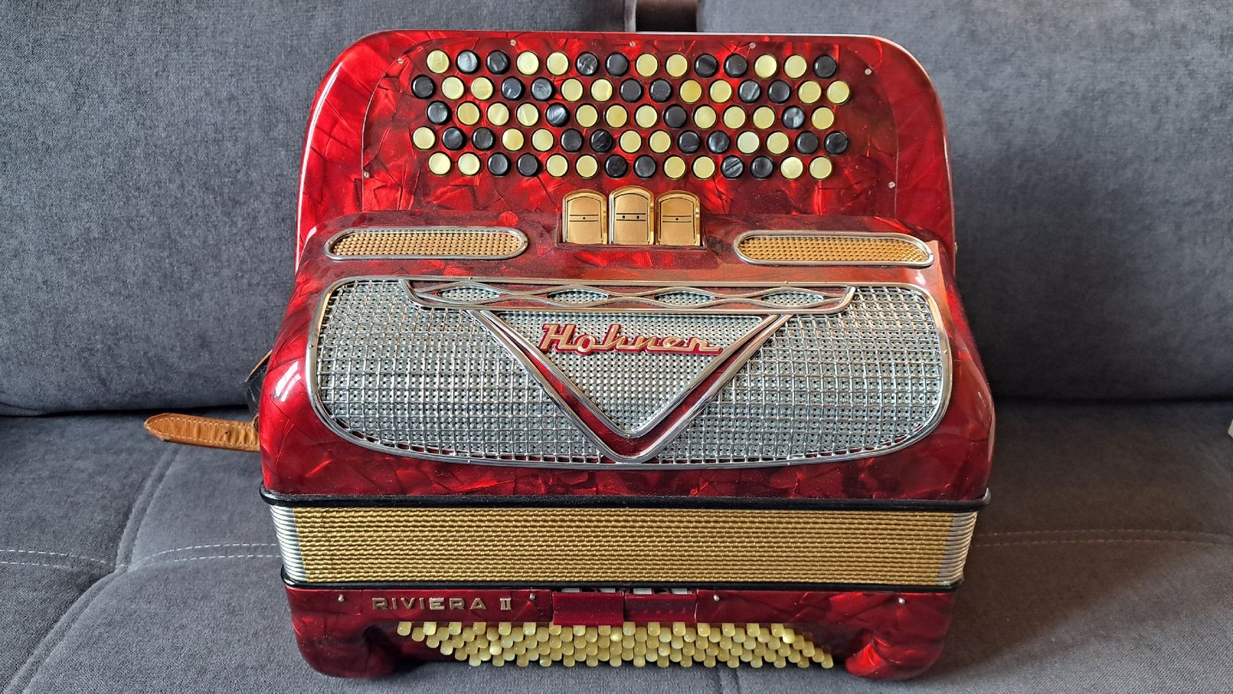 Hohner Strumenti musicali: Akkordeon Hohner Riviera ll – Usato da Reiden venduto da Sue80