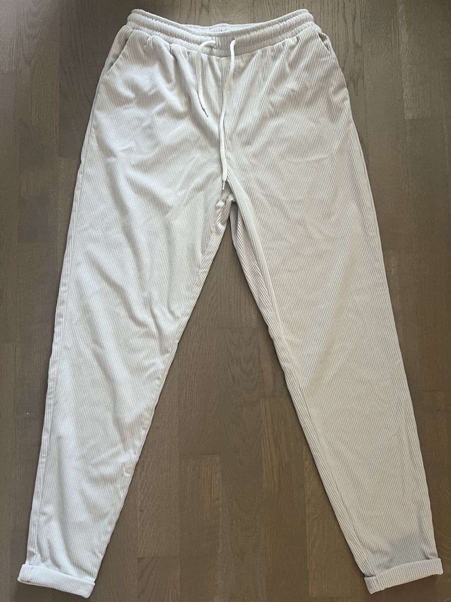 Pantaloni: Damen Hose gerippt – Usato da Kriens venduto da Luzernerin_K 3