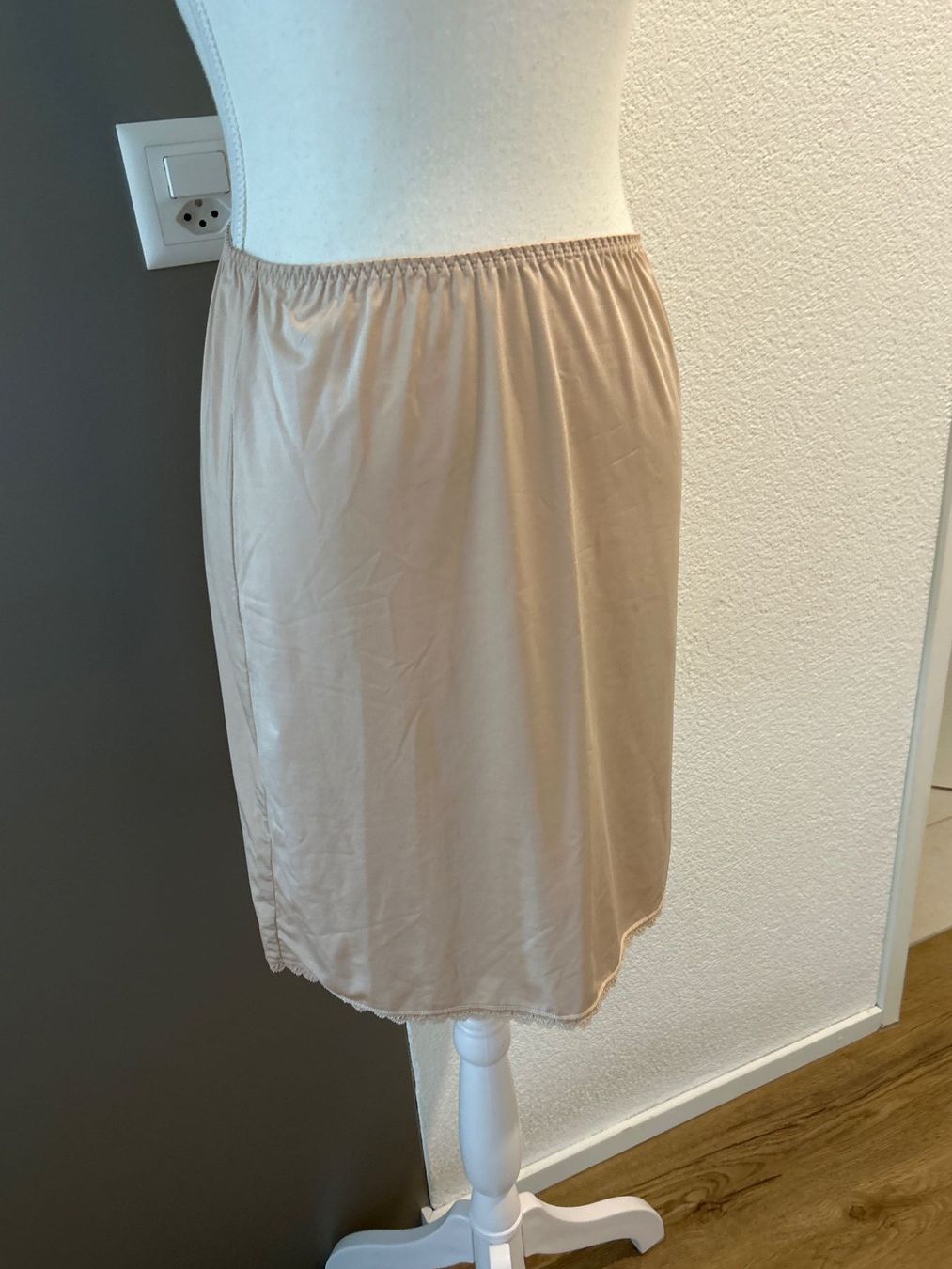 Sonstige Unterwäsche: Unterrock beige mit Spitzen – Gebraucht aus Brunnen von Nala2929 1