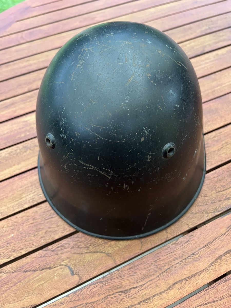 Uniformi & Effetti personali: Ancien casque militaire / pompier Valaisan – Usato da MASSONGEX venduto da Luluone 1