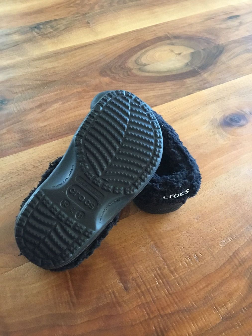 Crocs Scarpe da uomo: Neue warme Crocs, 27-29 – Nuovo (secondo la descrizione) da Oberhof venduto da Hibrzel 1