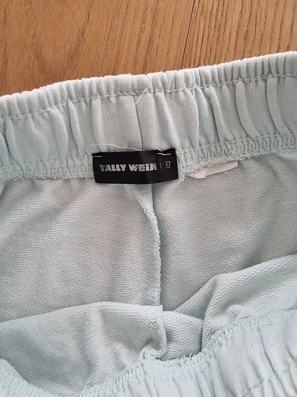 Tally Weijl Pantaloni: Shorts, 32 – Usato da Buttikon SZ venduto da Limo180 2