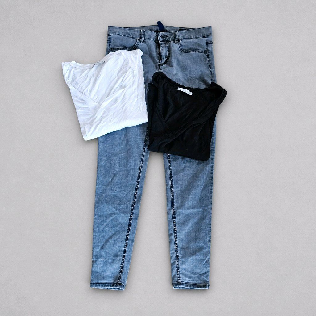 Lotti di vestiti: Casual Basic Paket Gr. M mit Benetton Jeans & 2 ZARA Shirts – Usato da Füllinsdorf venduto da Sunnebliemli7