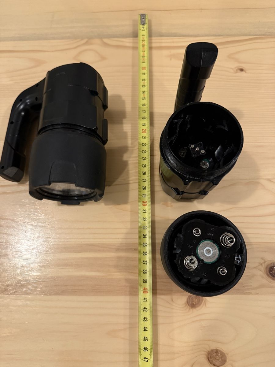 Lampade: 2x Varta BL10 LED Torch Flashlight - Robust – Usato da Zürich venduto da David.1 1