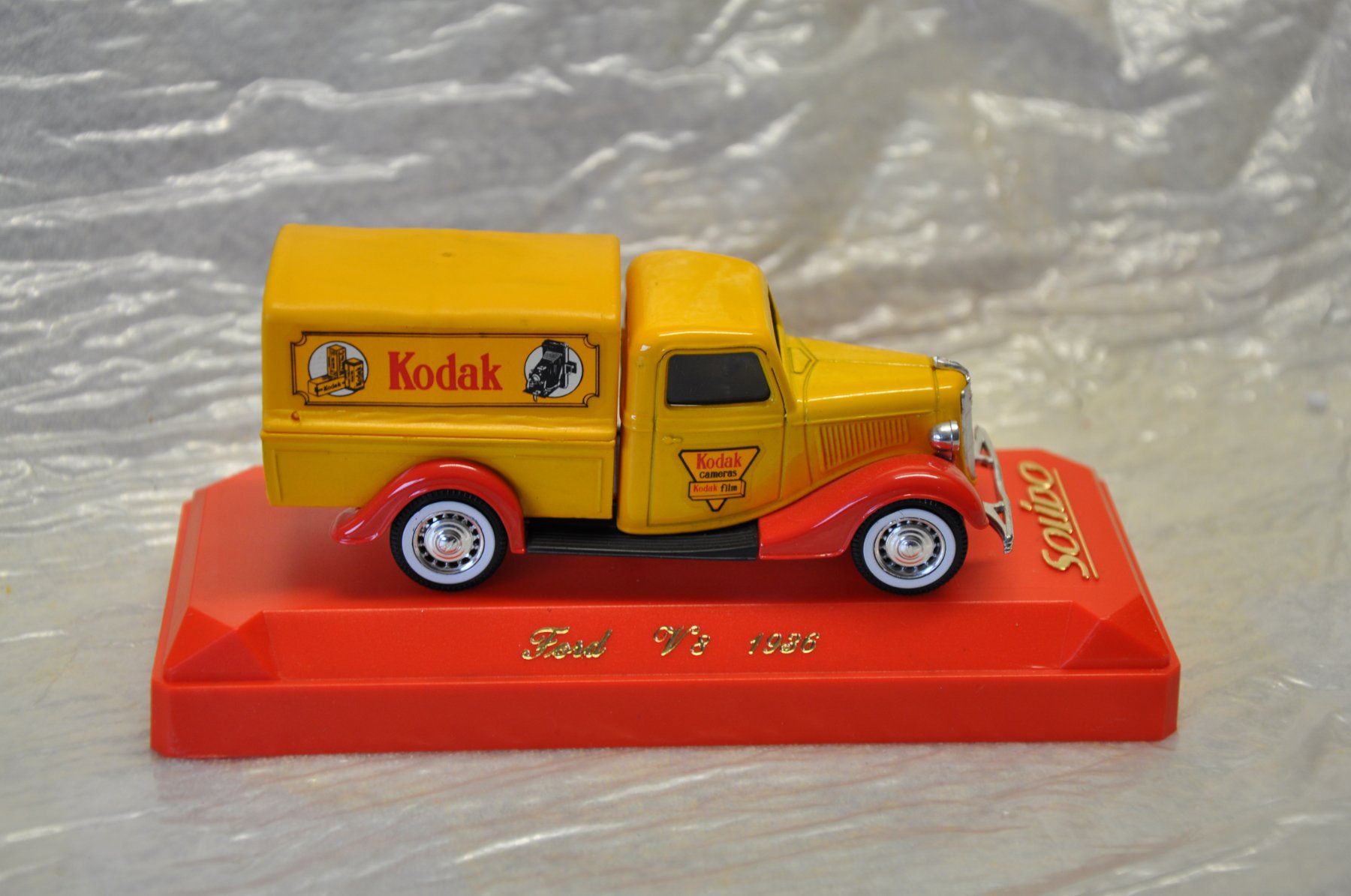 Solido Modellini d'auto: Ford Kodac – Nuovo e nell'imballaggio originale da Ebnat-Kappel venduto da Aallerlei 2