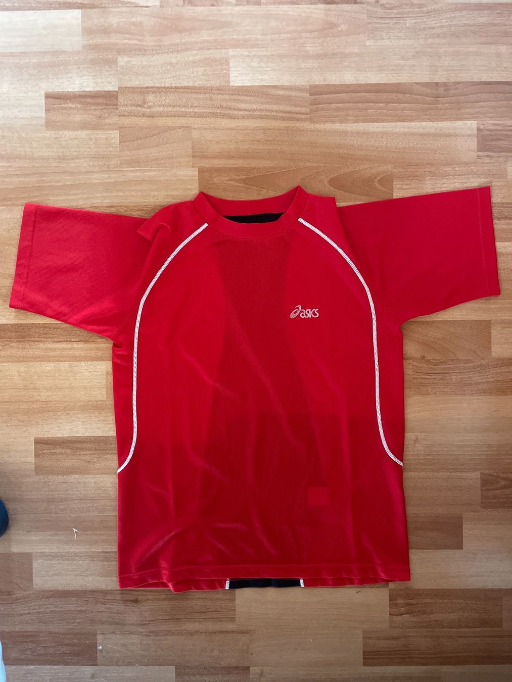 Asics T-Shirts: Sport T-Shirt Asics S – Gebraucht aus St.Gallen von maierm01