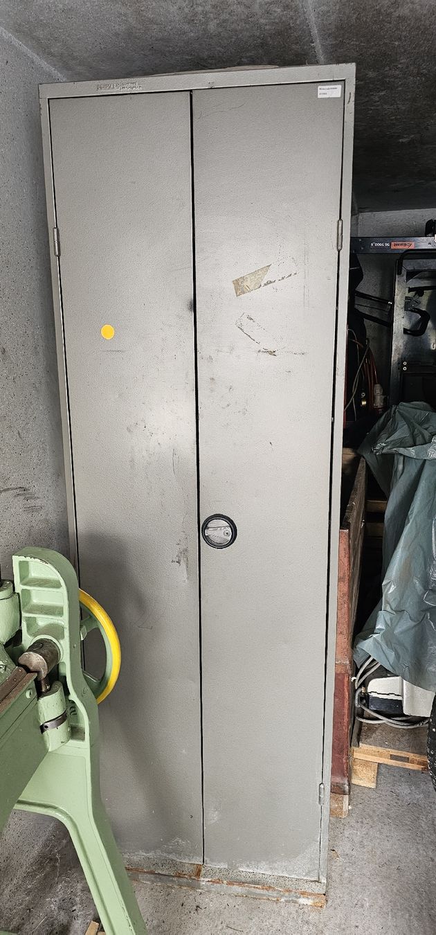 Lista Armadi: Metallschrank ab 1.00Fr – Usato da Emmenbrücke venduto da inf_l8yf 1