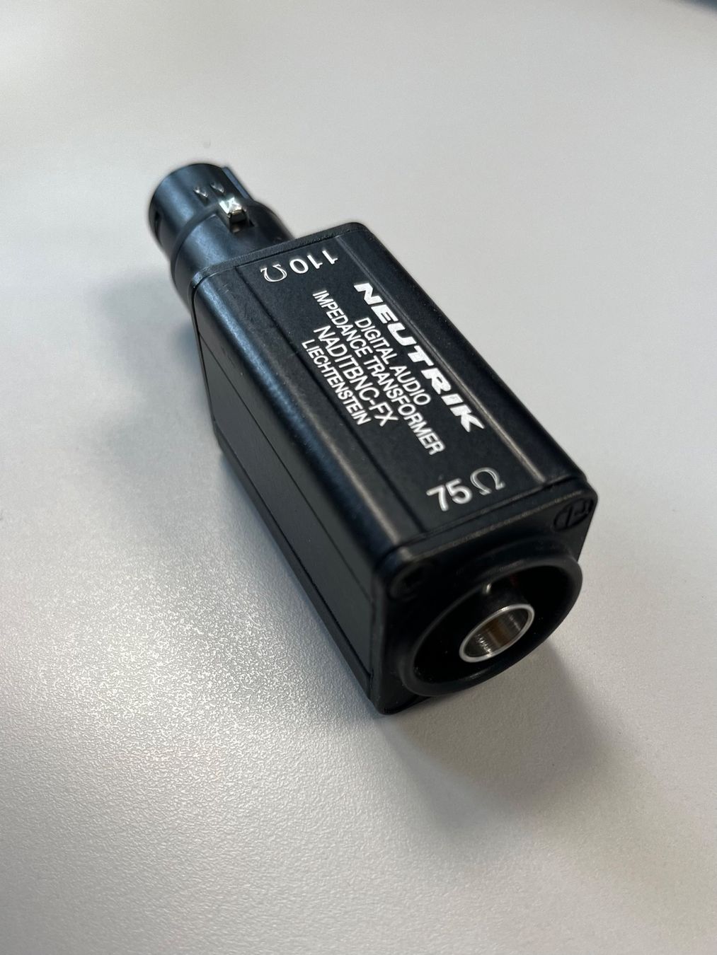 Neutrik Unità & Adattatore: NEUTRIK Impedance Transformer NADITBNC-FX – Usato da Dübendorf venduto da CoJo 1
