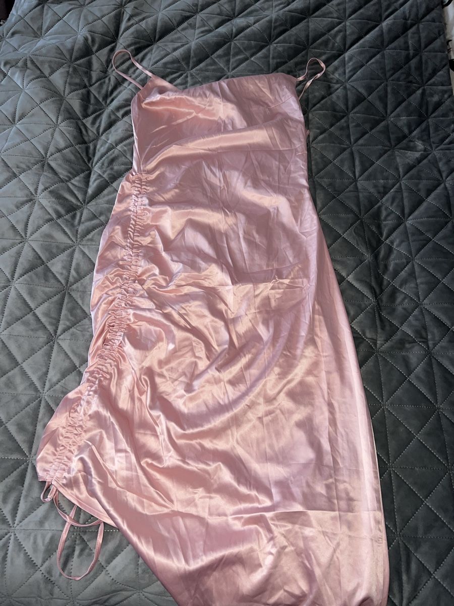 Robes: Kleid – Neuf (Voir description) à Tann par ivr_2vs
