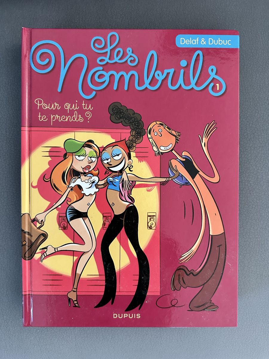 BD: lots de BD : les nombrils et les sisters  – D'occasion à Pampigny par she_8nb6 2