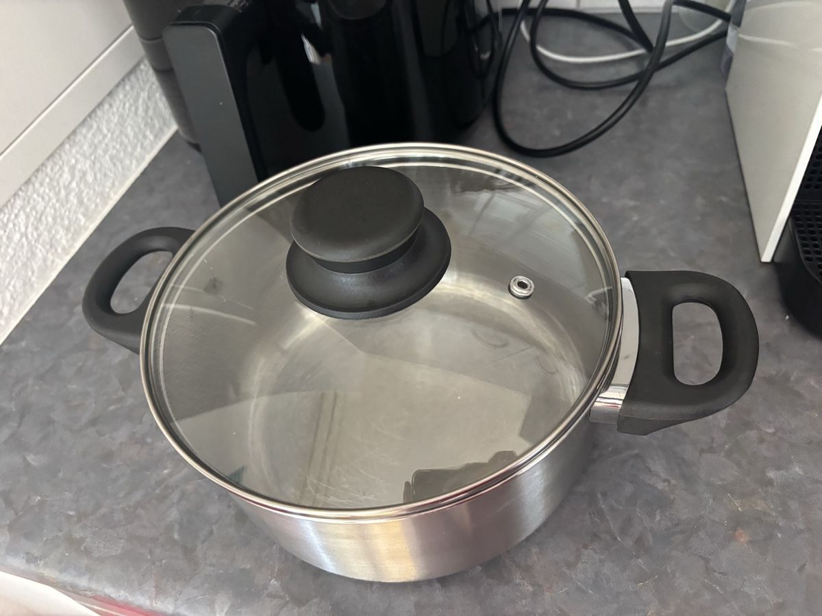 Ikea Pentole: Pot with lid – Usato da Zürich venduto da beg_c6l2