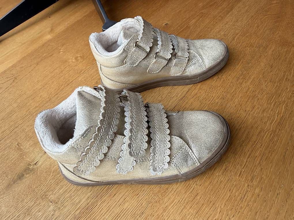Chaussures filles: FRIBOO Gr. 27 – D'occasion à Bottmingen par OliviaM06