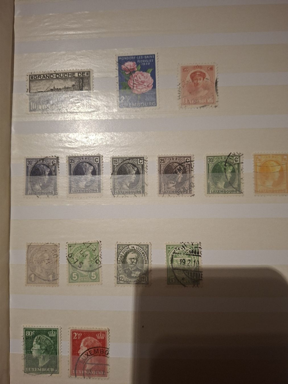 Tutti i francobolli: Briefmarken / Asiatisch / Diverses / Album – Usato da Balgach venduto da SIMEON27