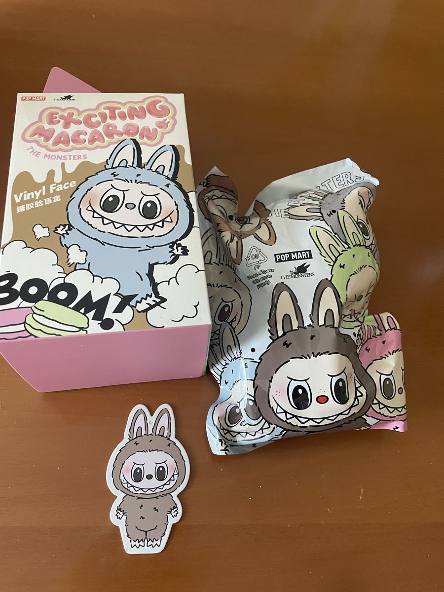 Pop Mart Statuette: Original Labubu Macaron Boom Toffee – Nuovo e nell'imballaggio originale da Bergdietikon venduto da antovale