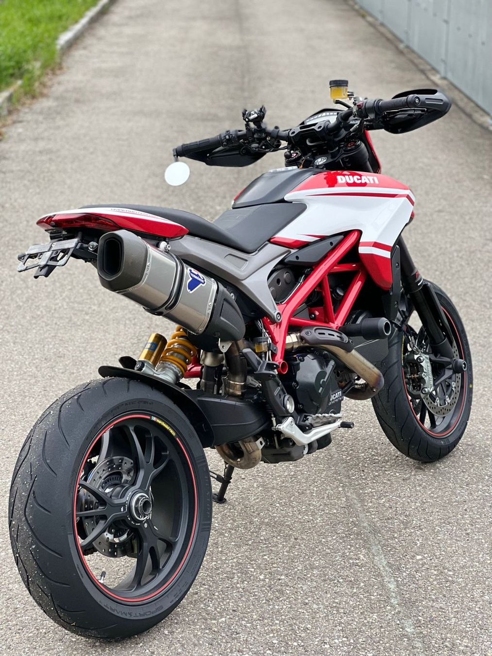 Ducati Strasse: Ducati Hypermotard 821 SP / 2015 – Gebraucht aus Jonen von llluuca