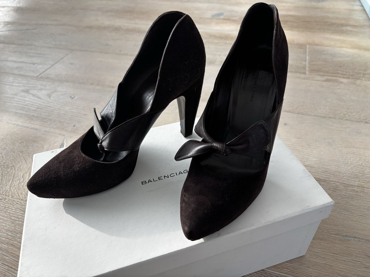 Balenciaga Scarpe da donna: Balenciaga Suede Heels Size 40.5 – Usato da Buchillon venduto da maz_k2bz