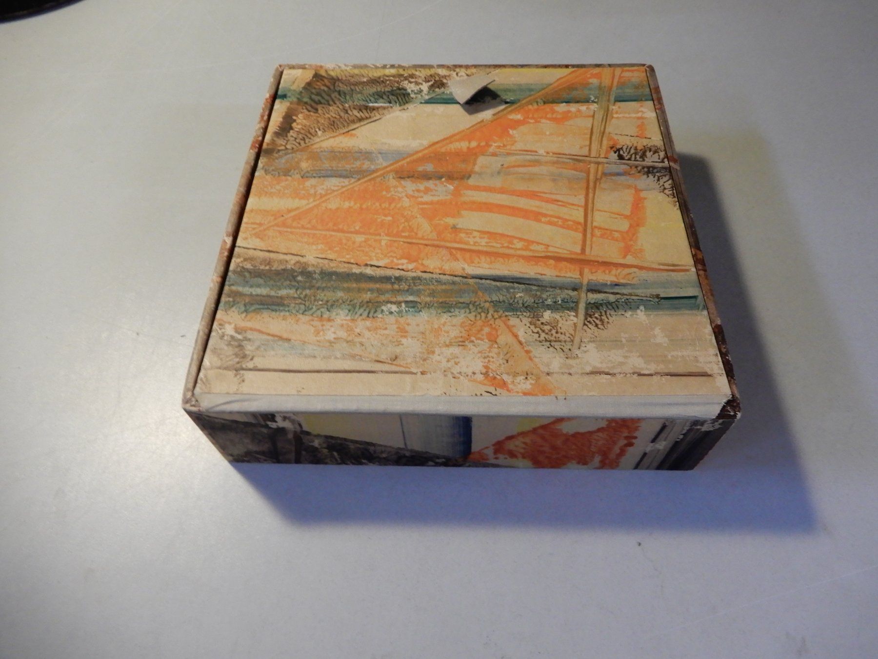 Dosen: Dekorative Box mit Abstraktem Muster Vintage Zustand – Gebraucht aus Erstfeld von Mario_boe0 2